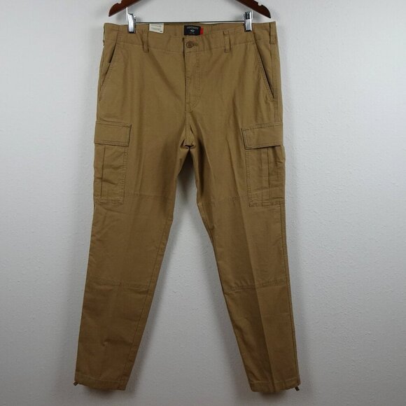 Dockers Slim Fit Cargo Pants Men's Size 38x34 Brown Tapered Performance Wicking - Picture 1 of 9